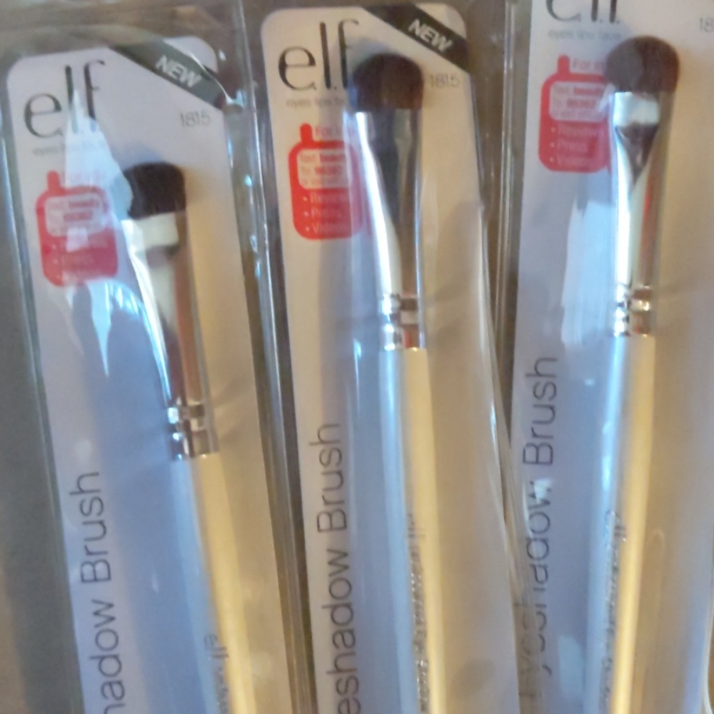 3 Elf eyeshadow brush